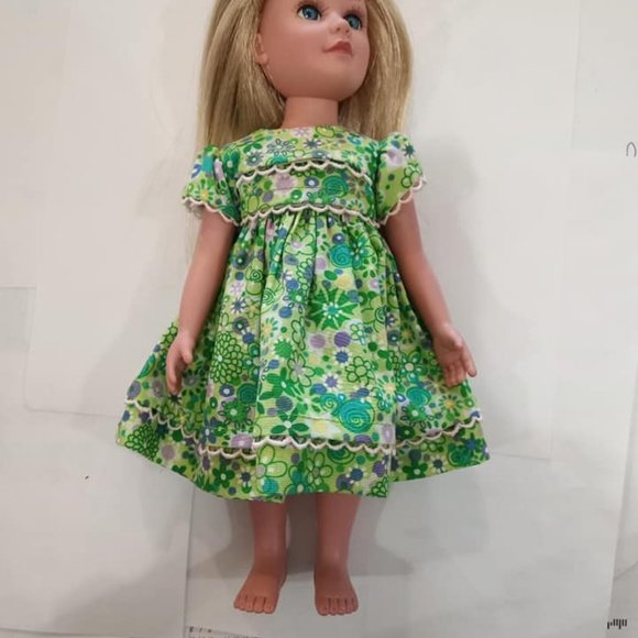 Collectible Madame Alexander Hannah Pepper Trunk Set - Picture 2 of 8